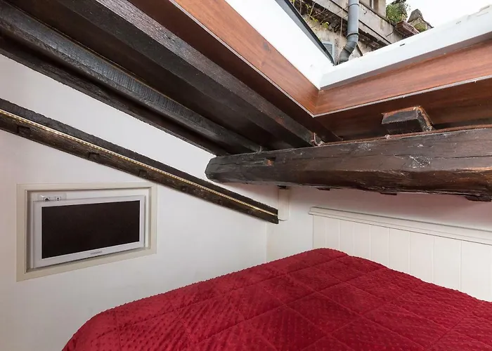 Pantheon Romantic Loft